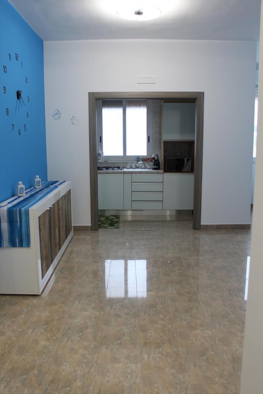 Luca'S House Bed and Breakfast Giovinazzo Exteriör bild